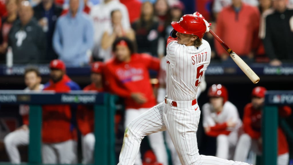 Phillies' bats go quiet during 2-1 loss to Diamondbacks in Game 3