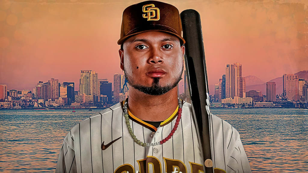 'The guy is a baller': Padres land 2-time batting champ
