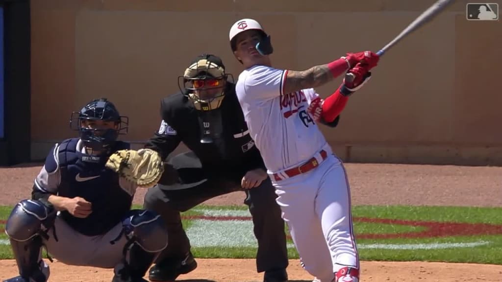 Jose Miranda second homer (2)