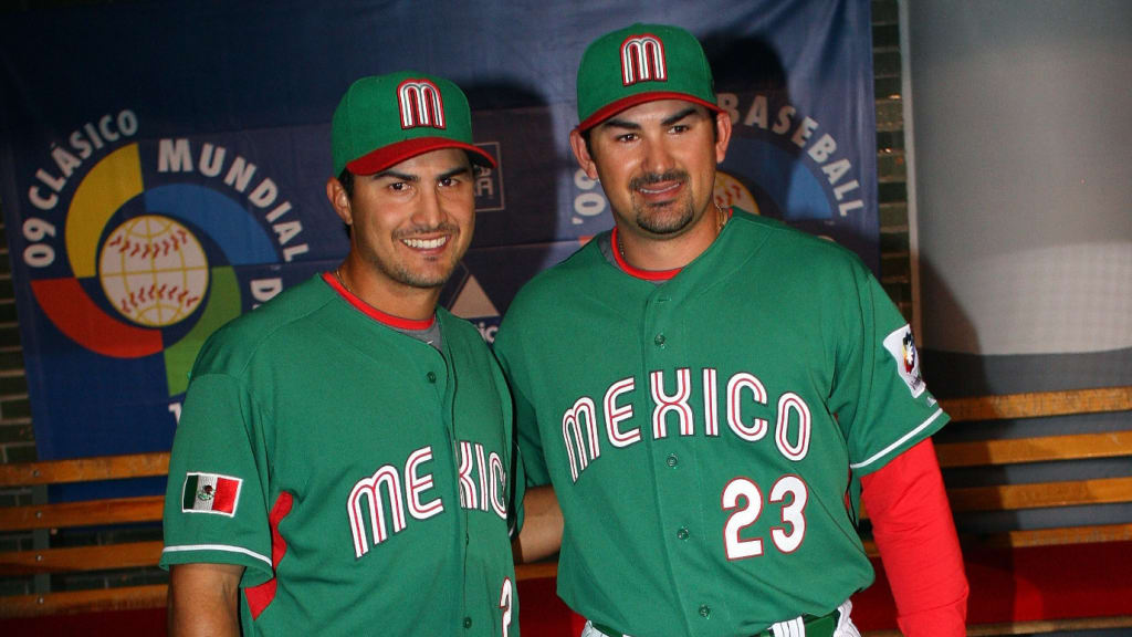 Edgar and Adrián González with Team Mexico in the 2009 WBC.