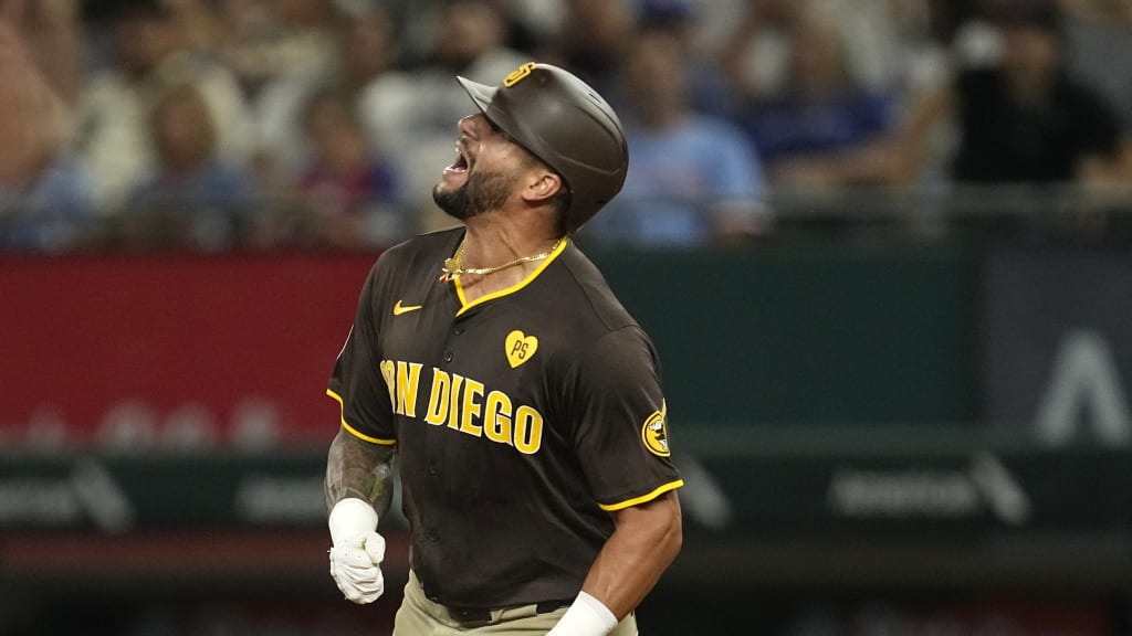 David Peralta hits first Padres home run