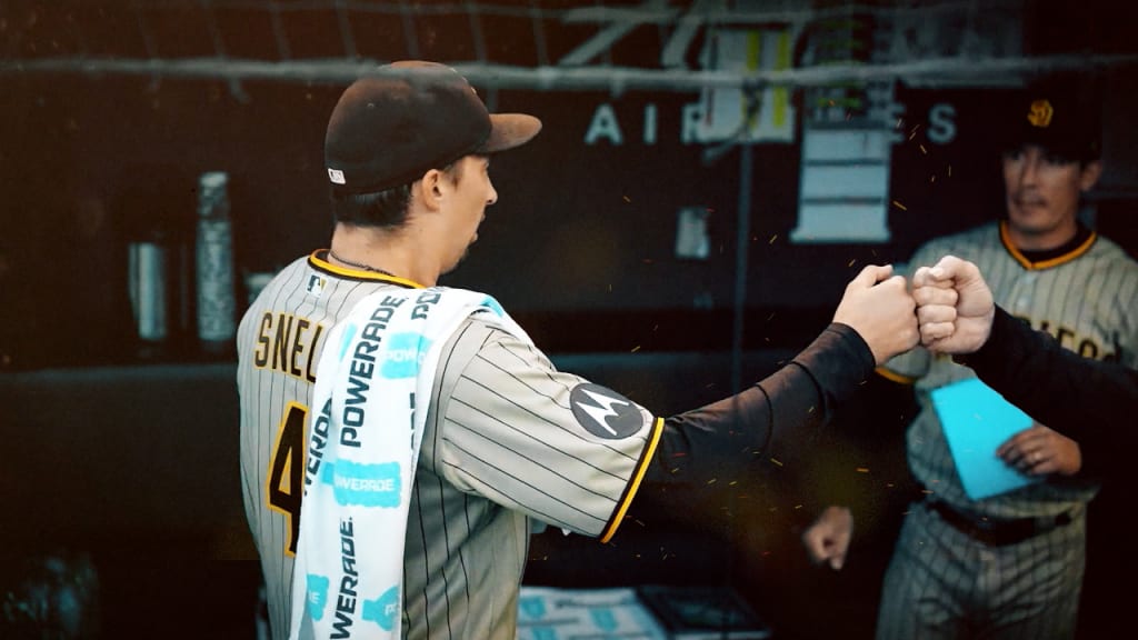 2023 All-MLB 1st Team: Snell
