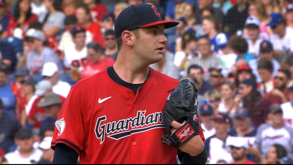 Gavin Williams strikes out Danny Mendick