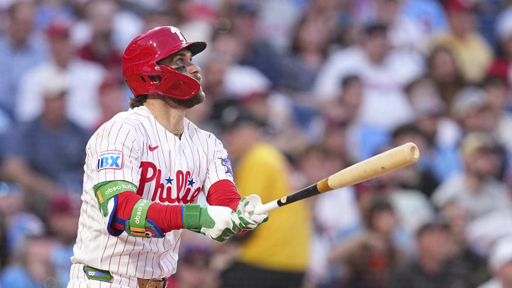 Bryce Harper exits Phillies game vs. Rockies with migraine