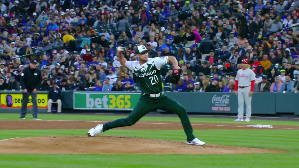 Fan hit in ear by line drive during Brewers/Rockies game