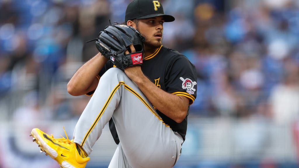 LIVE: Pirates pitching phenoms get first taste of Wrigley
