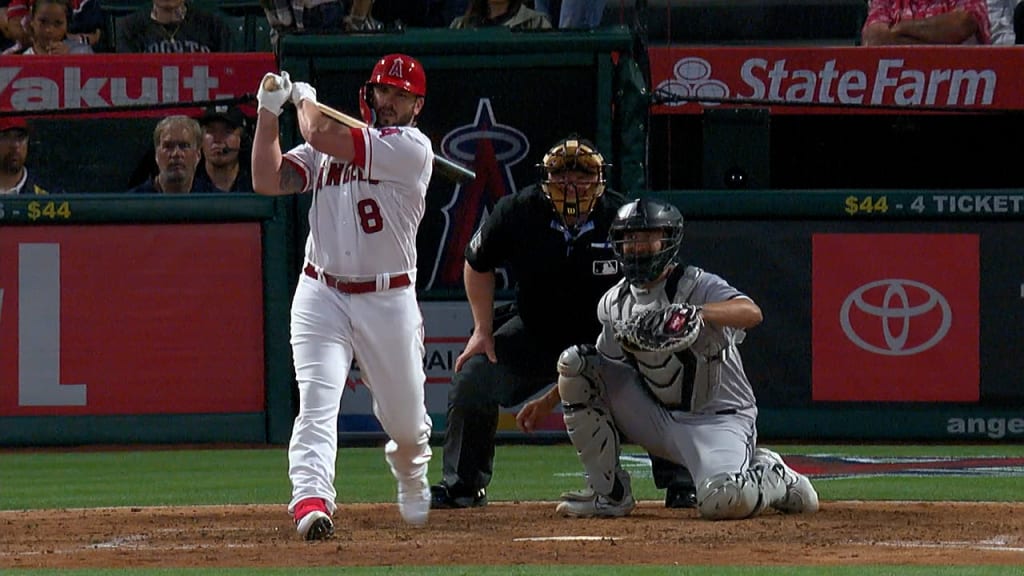 Mike Trout crushes pitch from his son