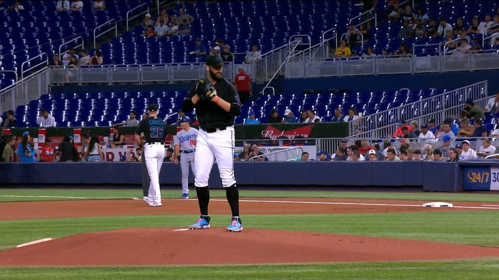 Marlins use 8 pitchers in 10-inning loss to Dodgers