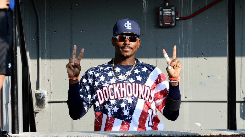 Sims flashes some peace signs for the camera. Photo courtesy Lake Country Dockhounds.