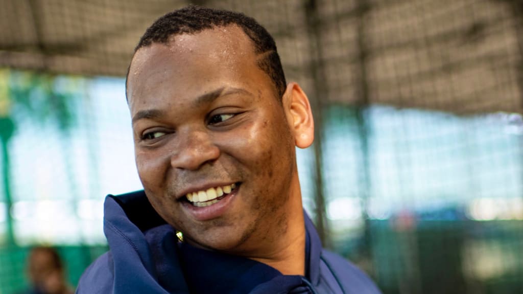 Rafael Devers arrives to 2023 Spring Training