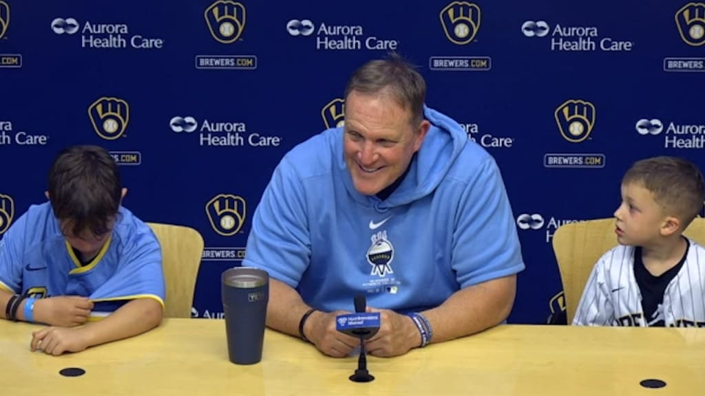 Christian Yelich logs 300th double in Brewers' win over White Sox