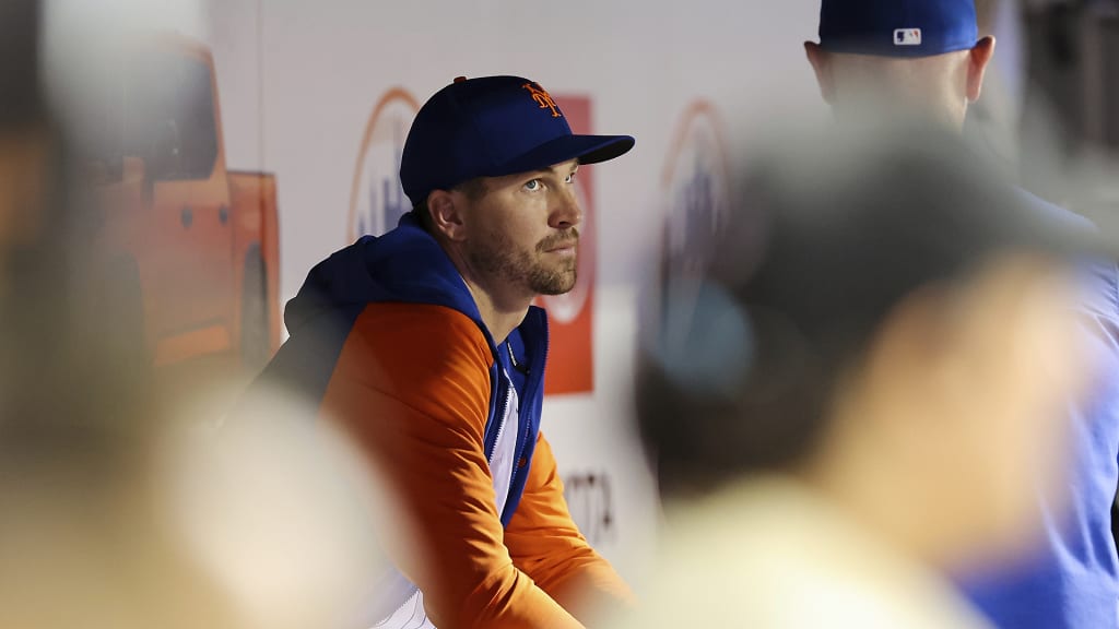 Love the new Mets jersey set. Classic blue and orange.