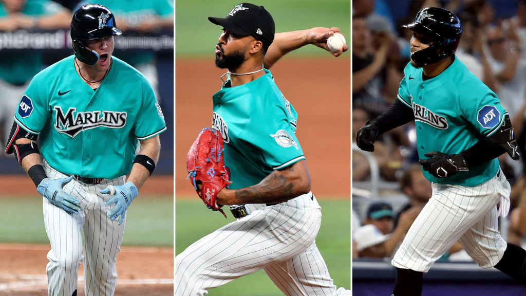Sandy saves Marlins' 80th win in regular-season finale