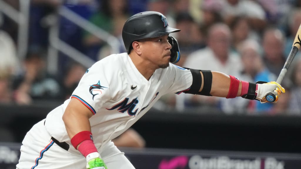 MLB.com editorial image for Miami Marlins: 'Born to hit' Hernández becomes 3rd Marlins OF with 20 HRs since 2018