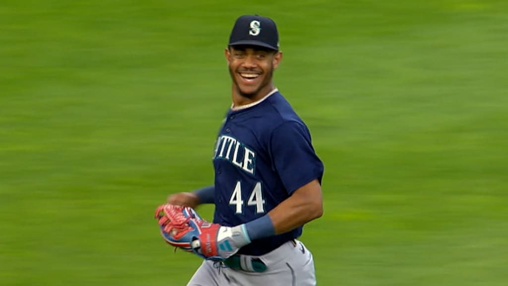 Julio Rodríguez robs a hit from his buddy Noelvi Marte, who then returns  the favor