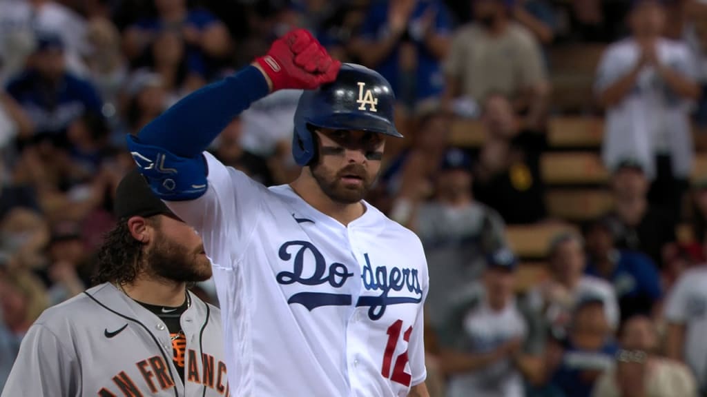 Andrew Heaney allows 4 homers in Dodgers' loss to Giants
