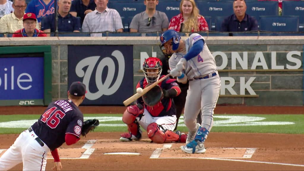 Mets bring bats, rough up Royals