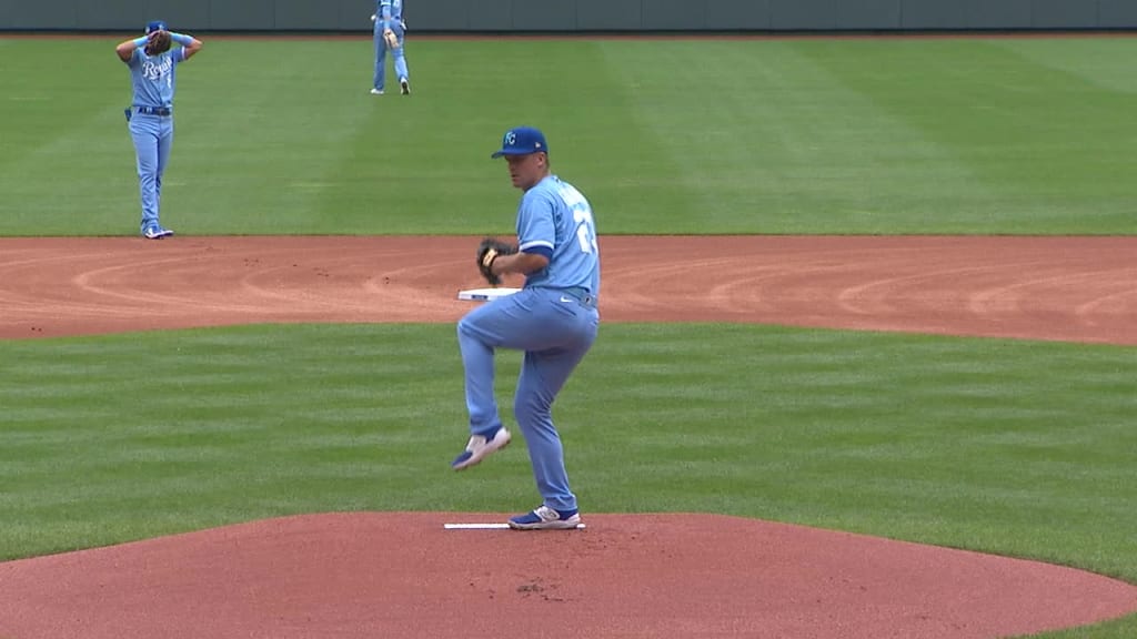 Zack Greinke fans four