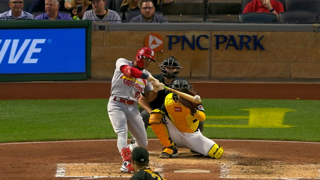 Pirates can't solve Adam Wainwright, as Cardinals use 4-run 6th to win