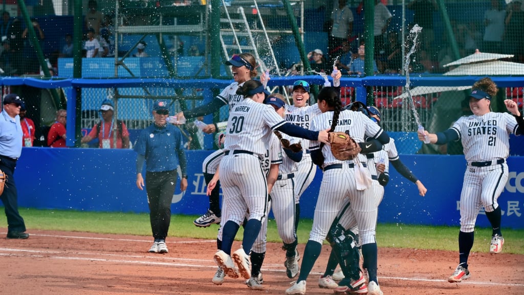 USA celebrates after winning the gold medal at the World Games. Photo courtesy WBSC.