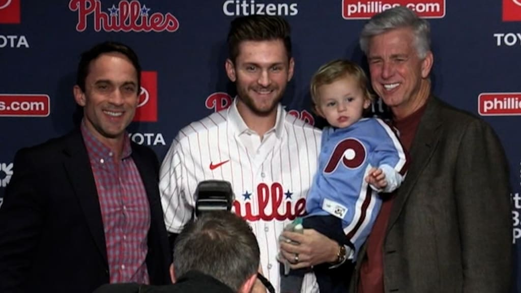 Trea Turner rockin' his new Phillies jersey with his son, Sam Fuld