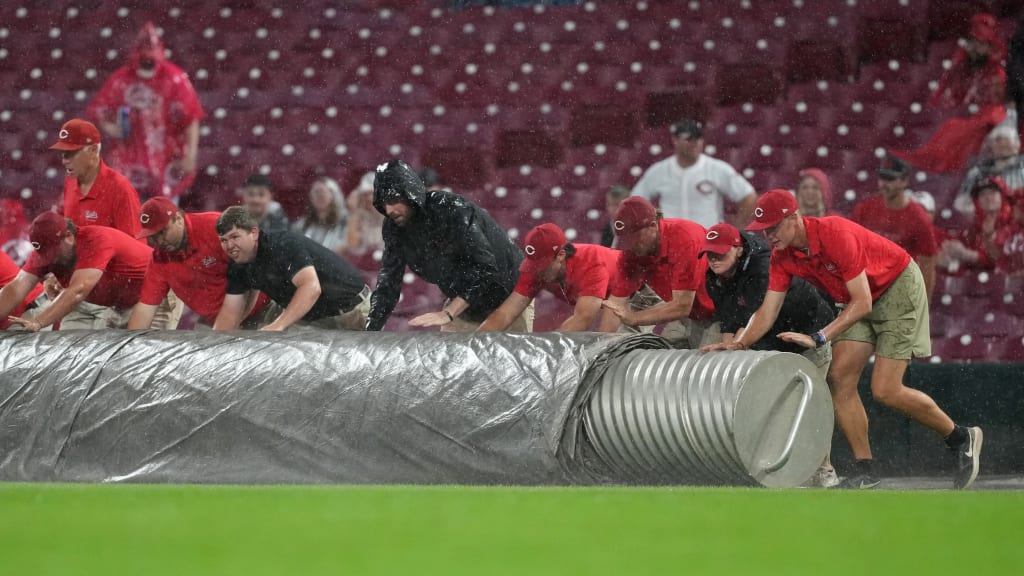 Diamondbacks-Reds suspended, will resume Saturday
