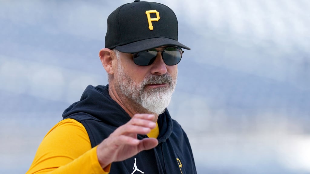 Pirates agree to extension with manager Derek Shelton