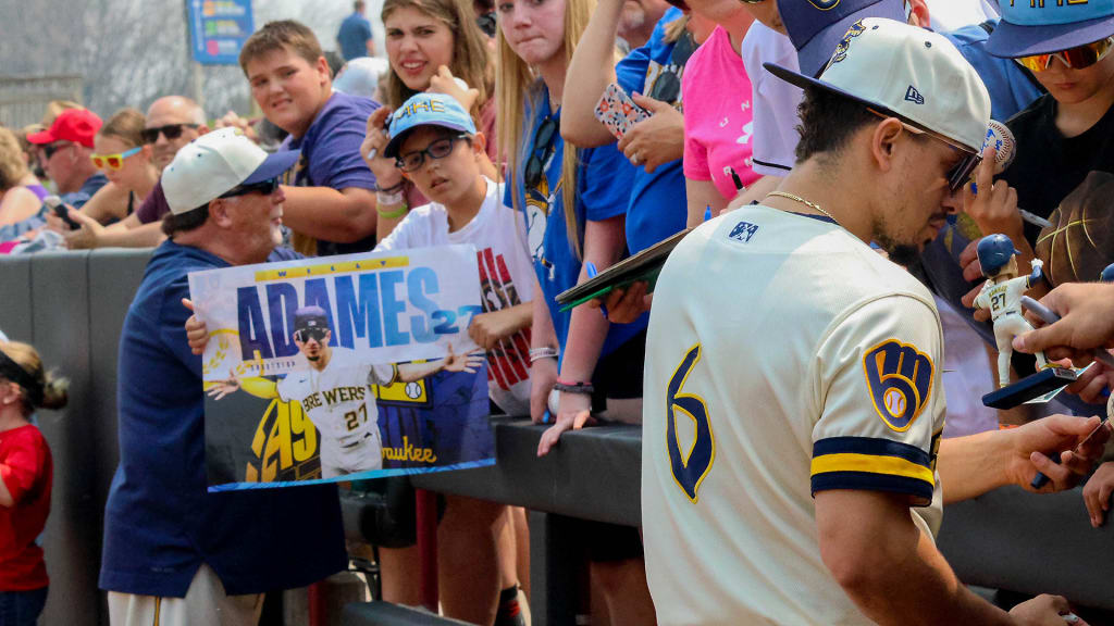 Willy Adames with fans in 2023