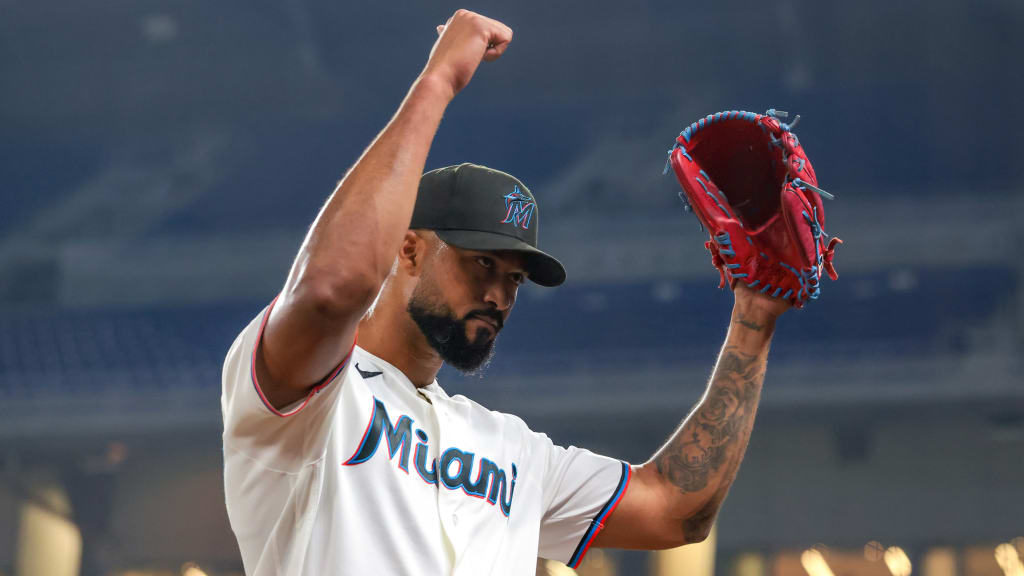 'Nothing but class:' Sandy is new Marlins K leader