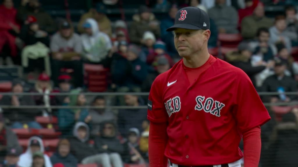 Runs still hard to come by, but Red Sox find enough to take Yankee Stadium  series finale - The Boston Globe