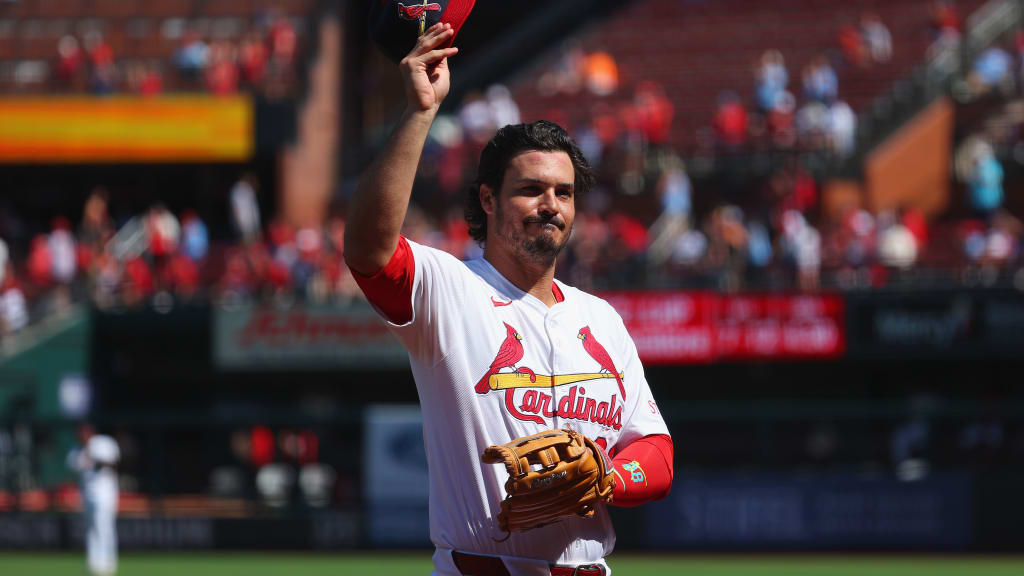 Nolan Arenado receives ovation in Cardinals' finale at Busch Stadium
