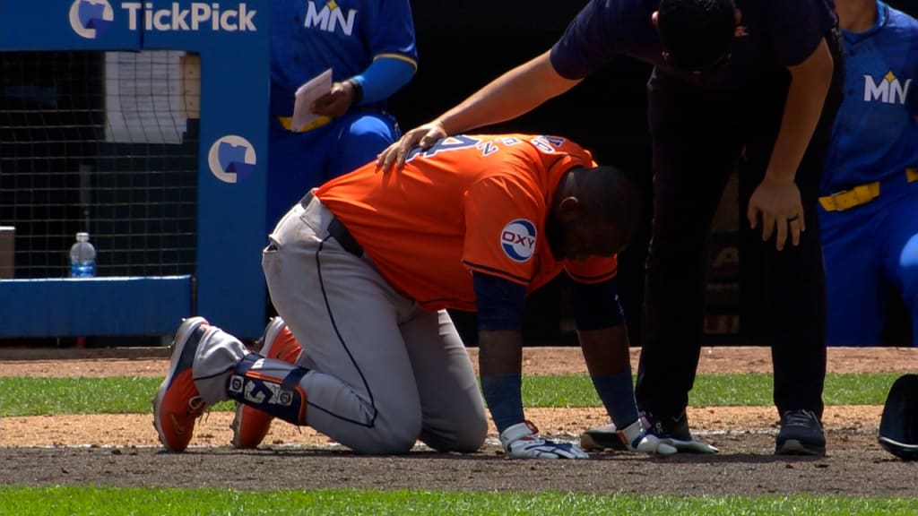 Yordan Alvarez updates condition of sprained right knee