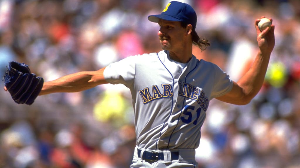 Legendary lefty Johnson's No. 51 to be retired by Mariners