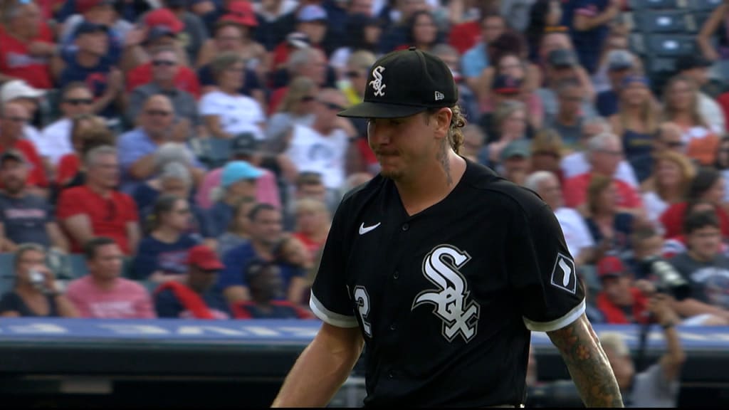 WATCH: White Sox' Andrew Benintendi ties the game in the 9th inning