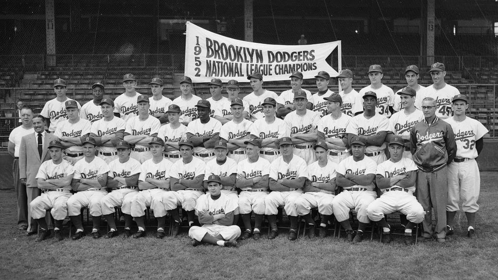 Sports history in Black: Baseball's 'Steady Eddie' named rookie of the year  NABJ Black News & Views