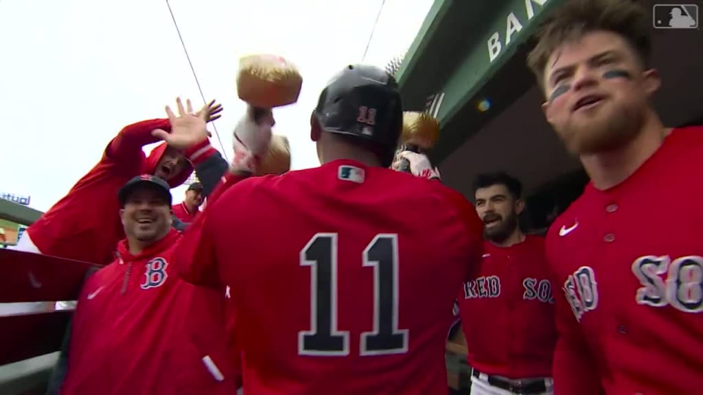 Rookie Enmanuel Valdez hits home run with family at Fenway