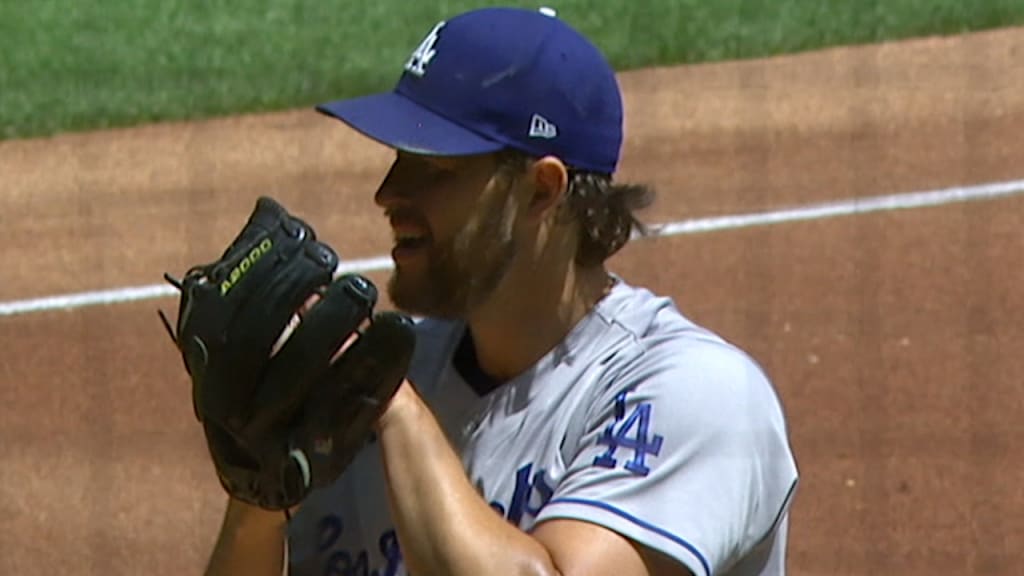 Dodgers News: Watch Clayton Kershaw Warm-Up in the Bullpen for All