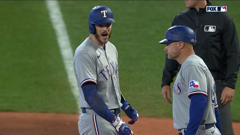 Full capacity, low excitement: Texas Rangers fall to Toronto Blue
