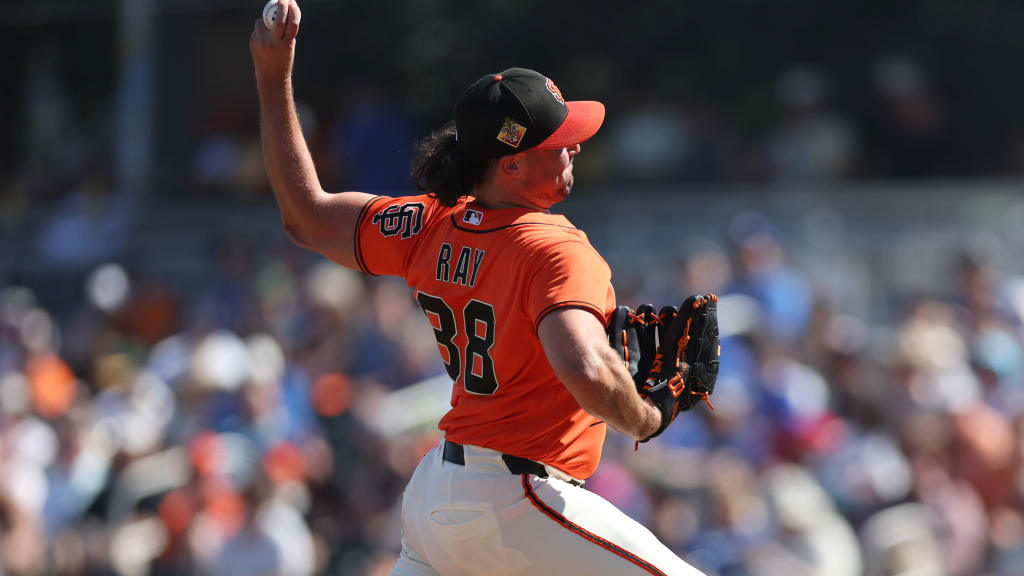 Ray's brilliance leads Giants' near-perfect game vs. Brewers