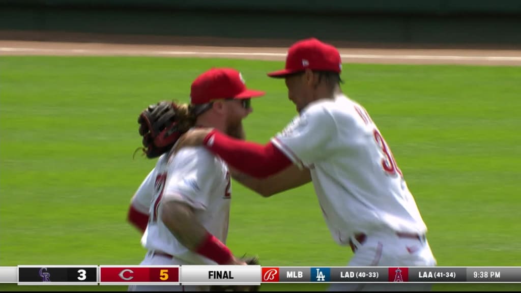 Cincinnati Reds rally for 11th straight win