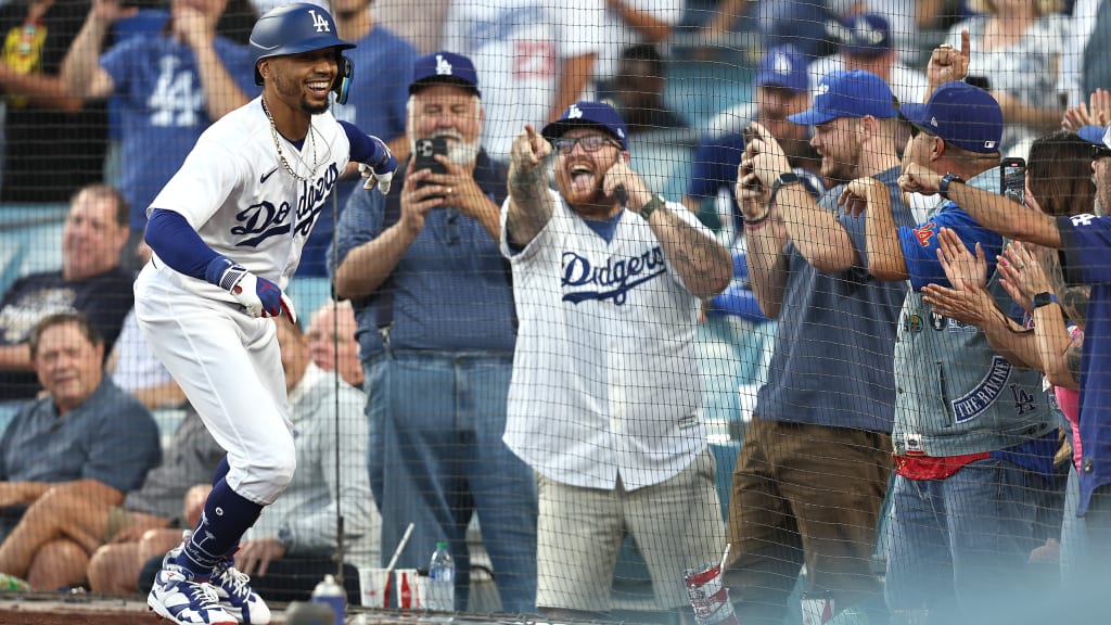 Wookie Betts Los Angeles Dodgers Shirt - Peanutstee