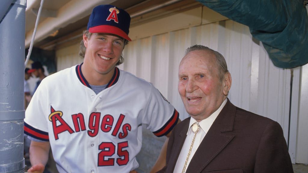 Jim Abbott and Gene Autry during the 1990 season. (AP)