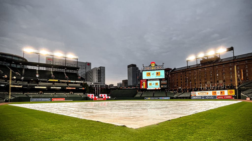 Orioles stage late rally, turn triple play against Blue Jays