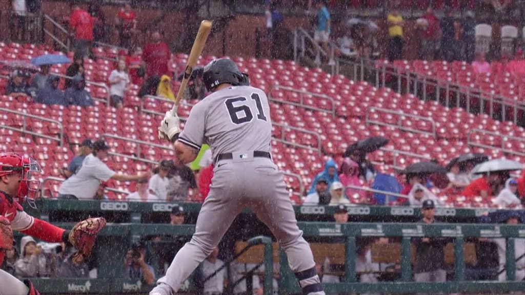 Watch: Frustrated Yankees fans get haircuts in bleachers