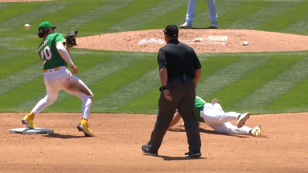 Mauricio Dubón reaches first base amid 2 errors