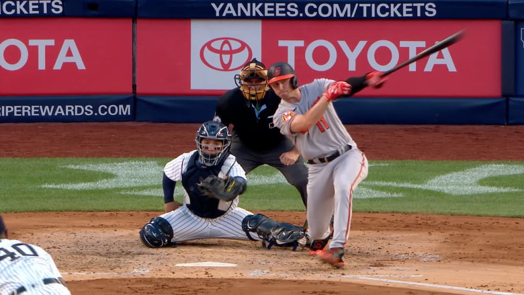 What a day for the rookie! Gunnar Henderson collects 2 homers, 4 hits, and  5 RBI in the Bronx! 