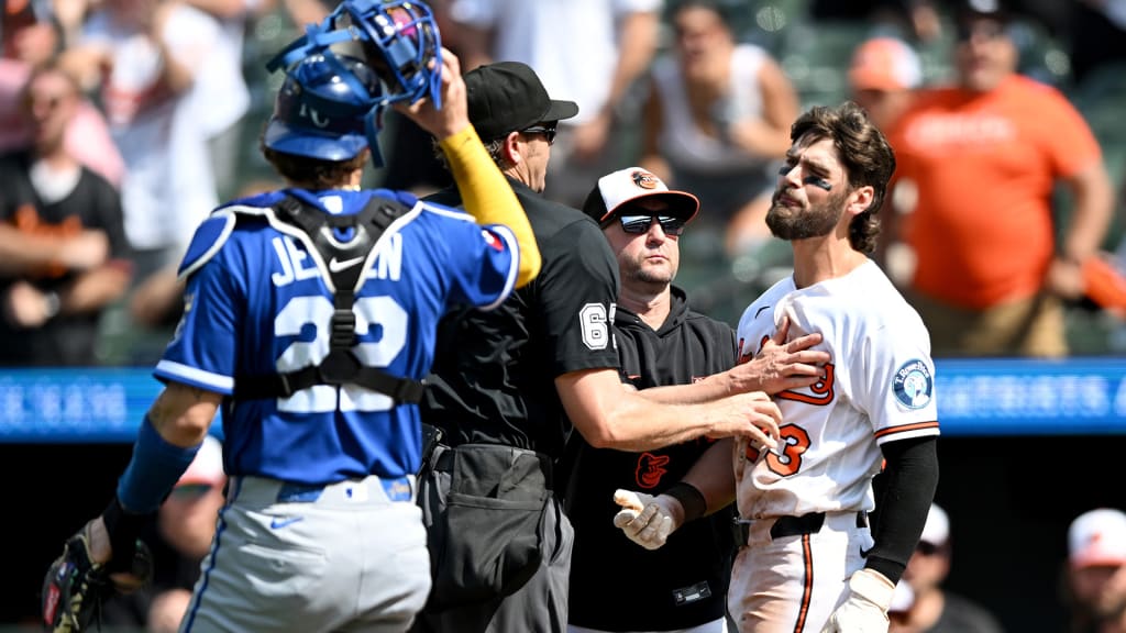 O's lose Alexander (hand fracture) to injury after HBP