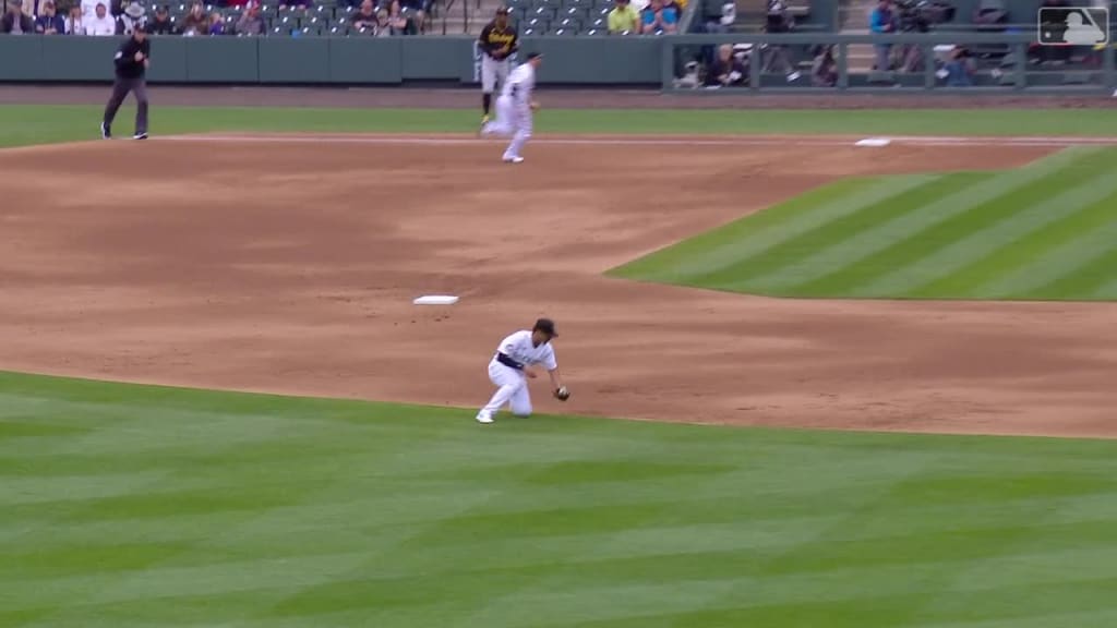 Nolan Arenado GIF - Nolan Arenado St - Discover & Share GIFs