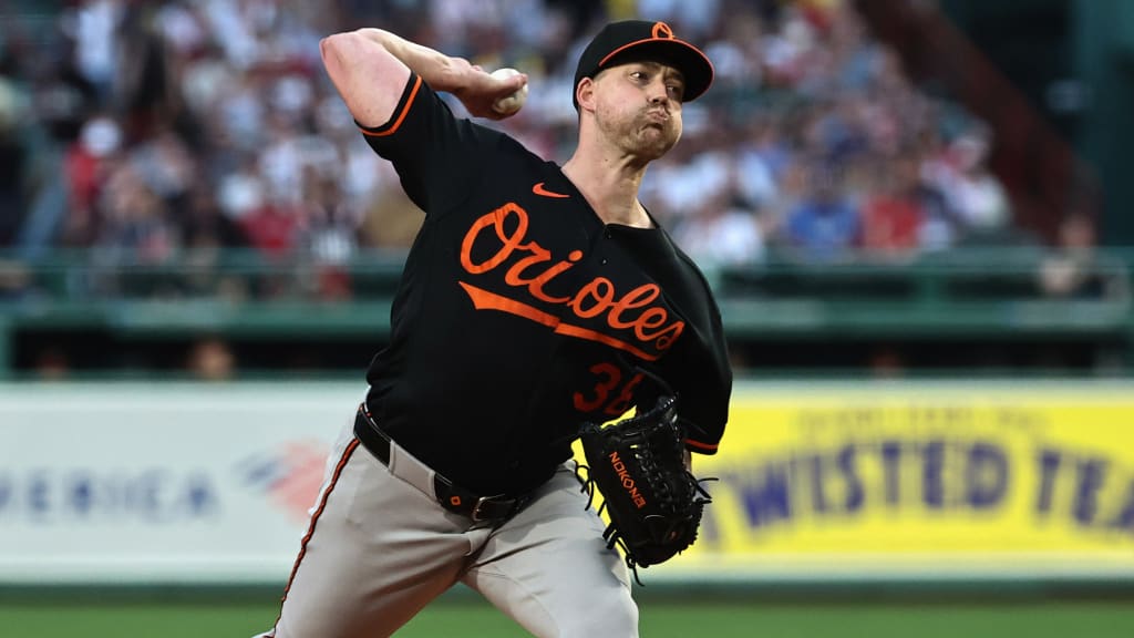 Bradish, O's spoil Boston's win streak with twin-bill split