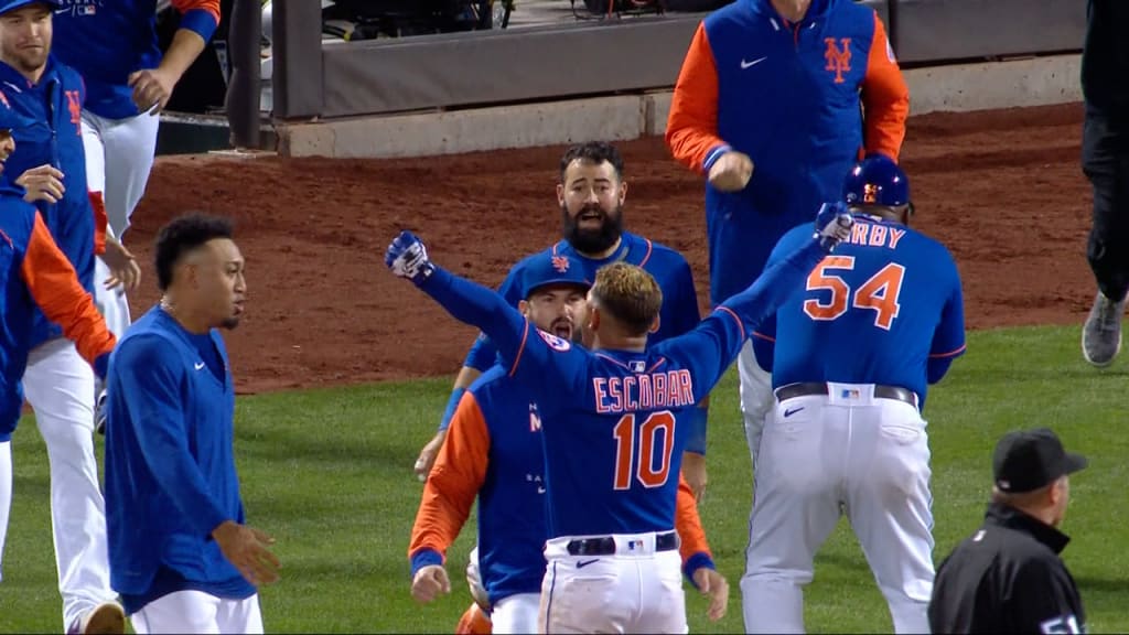 NY Mets: Early impressions of Eduardo Escobar